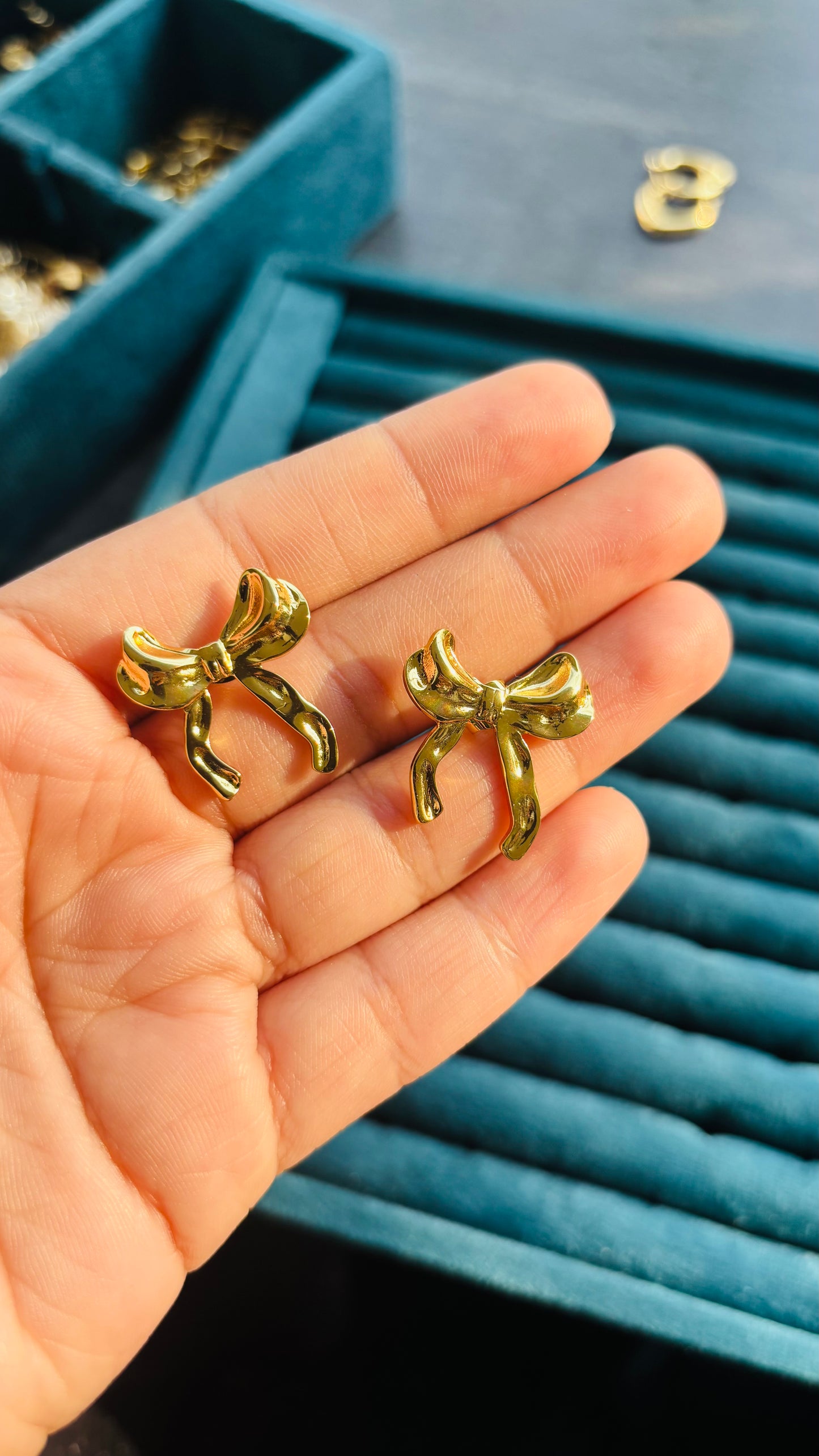Bow studs
