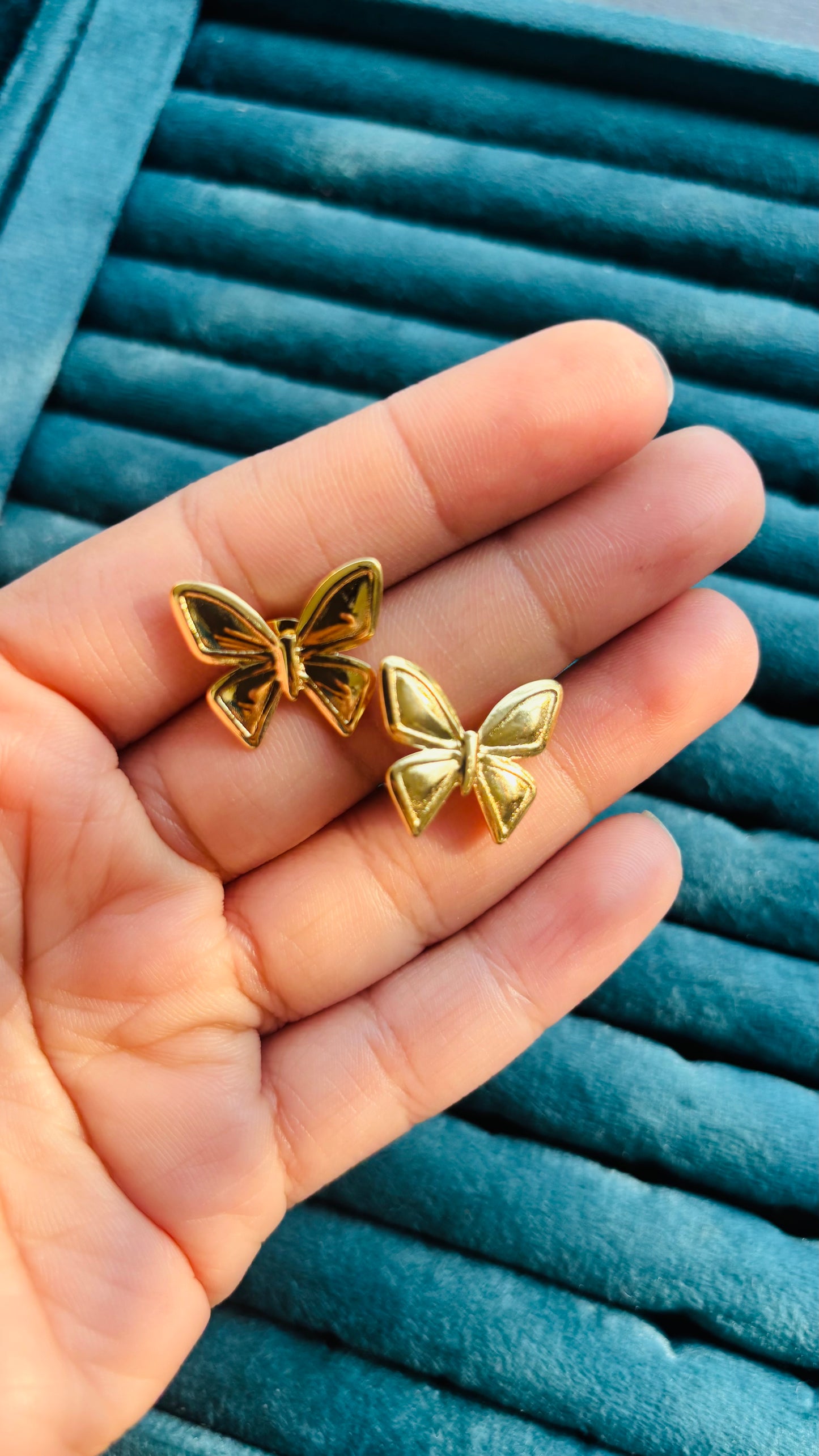 Butterfly stud