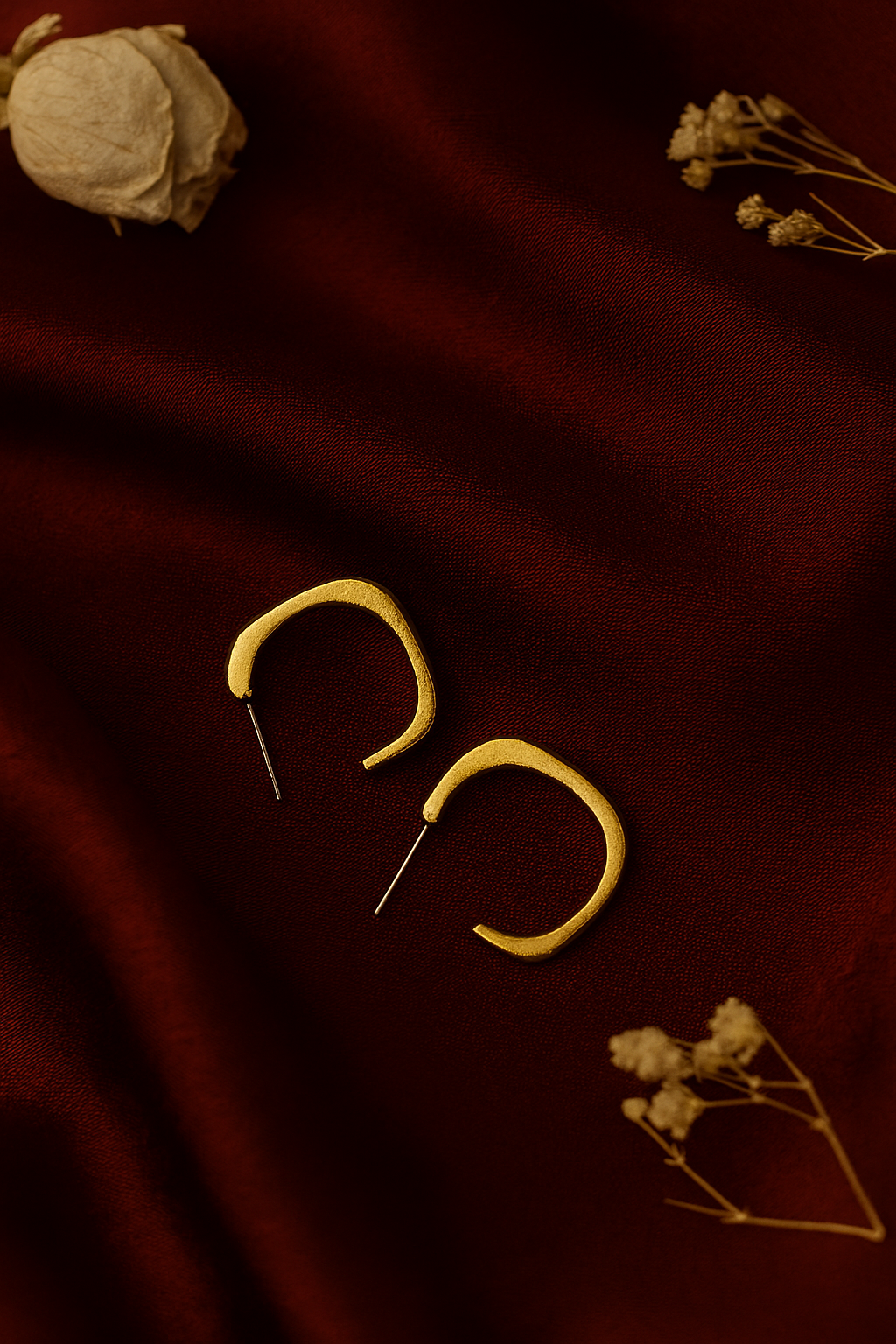 Bold Curve Matte Gold Hoops