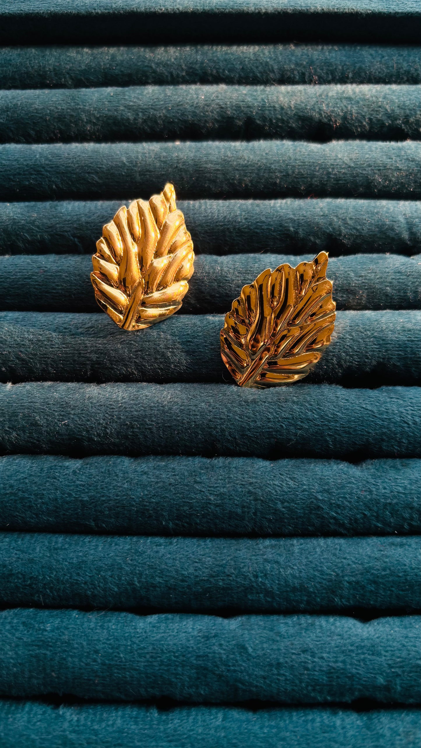 Leaf studs