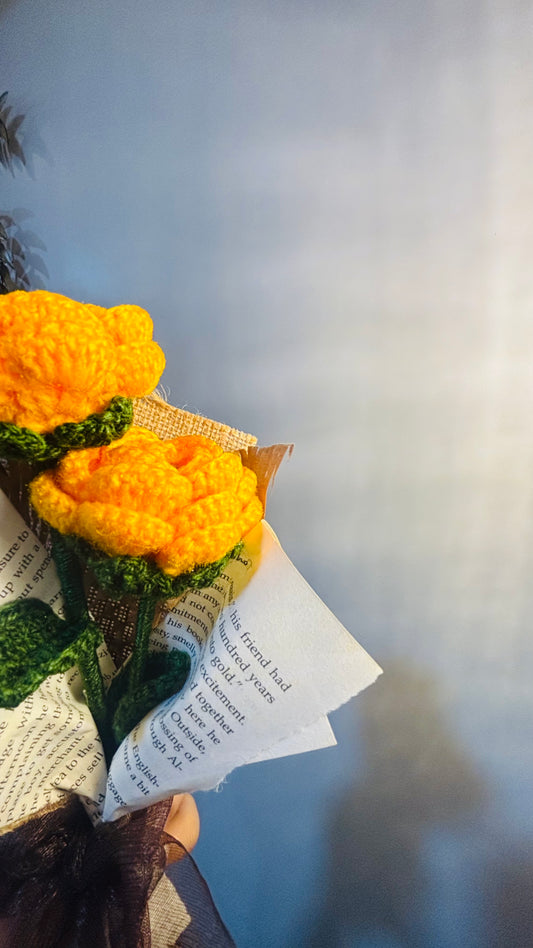 Golden Glow – Crochet Rose Duo