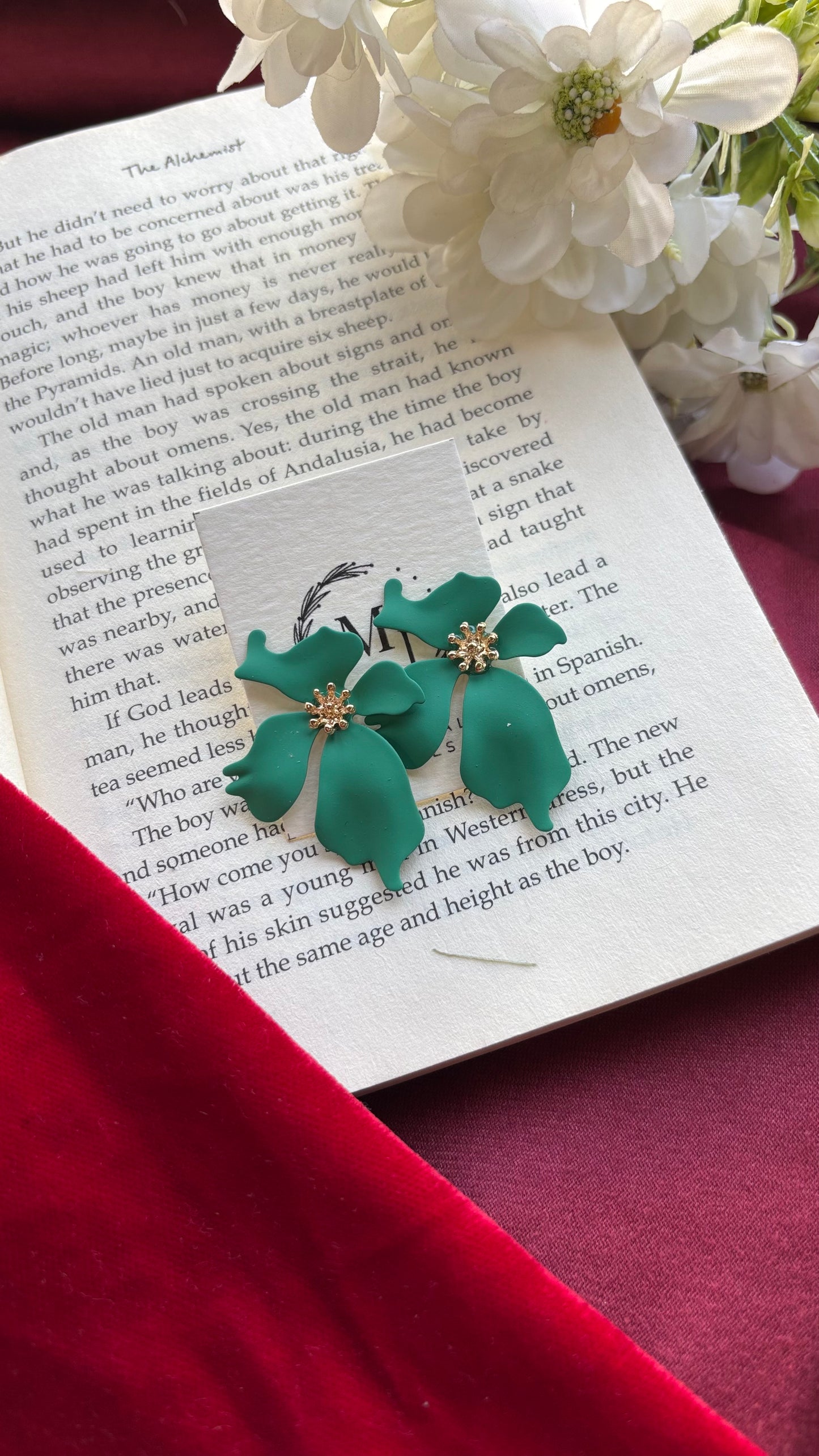 Blossom Aura Floral Earrings – Dual Tone Elegance