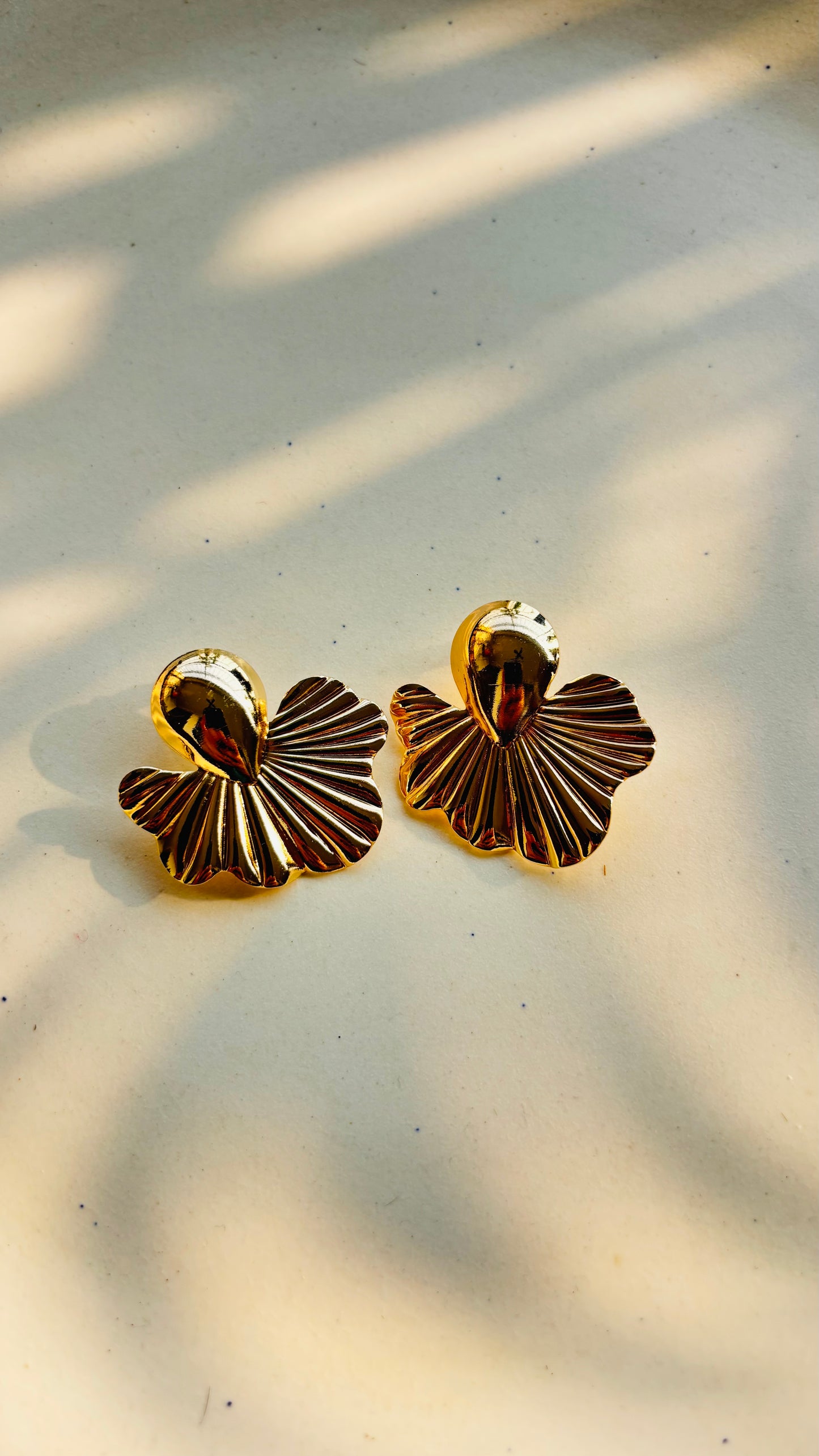 Leafloid earrings