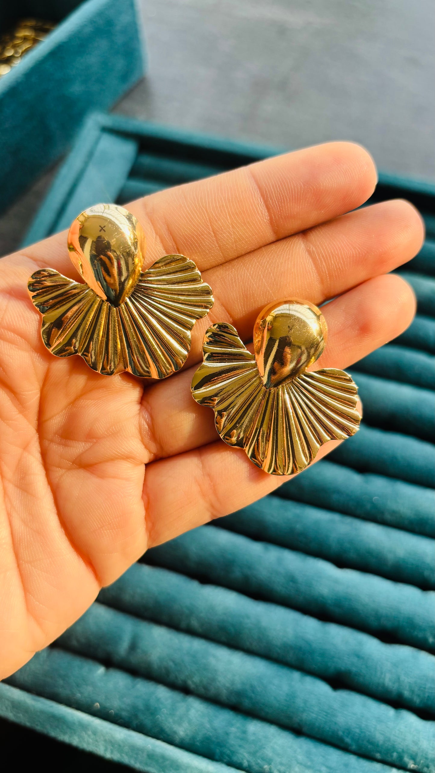 Leafloid earrings