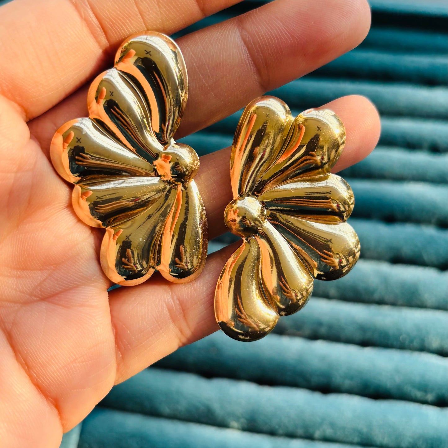 Flower might studs