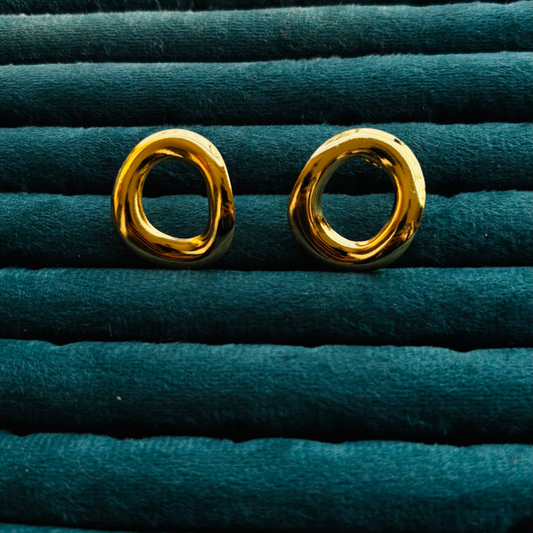 Round earrings