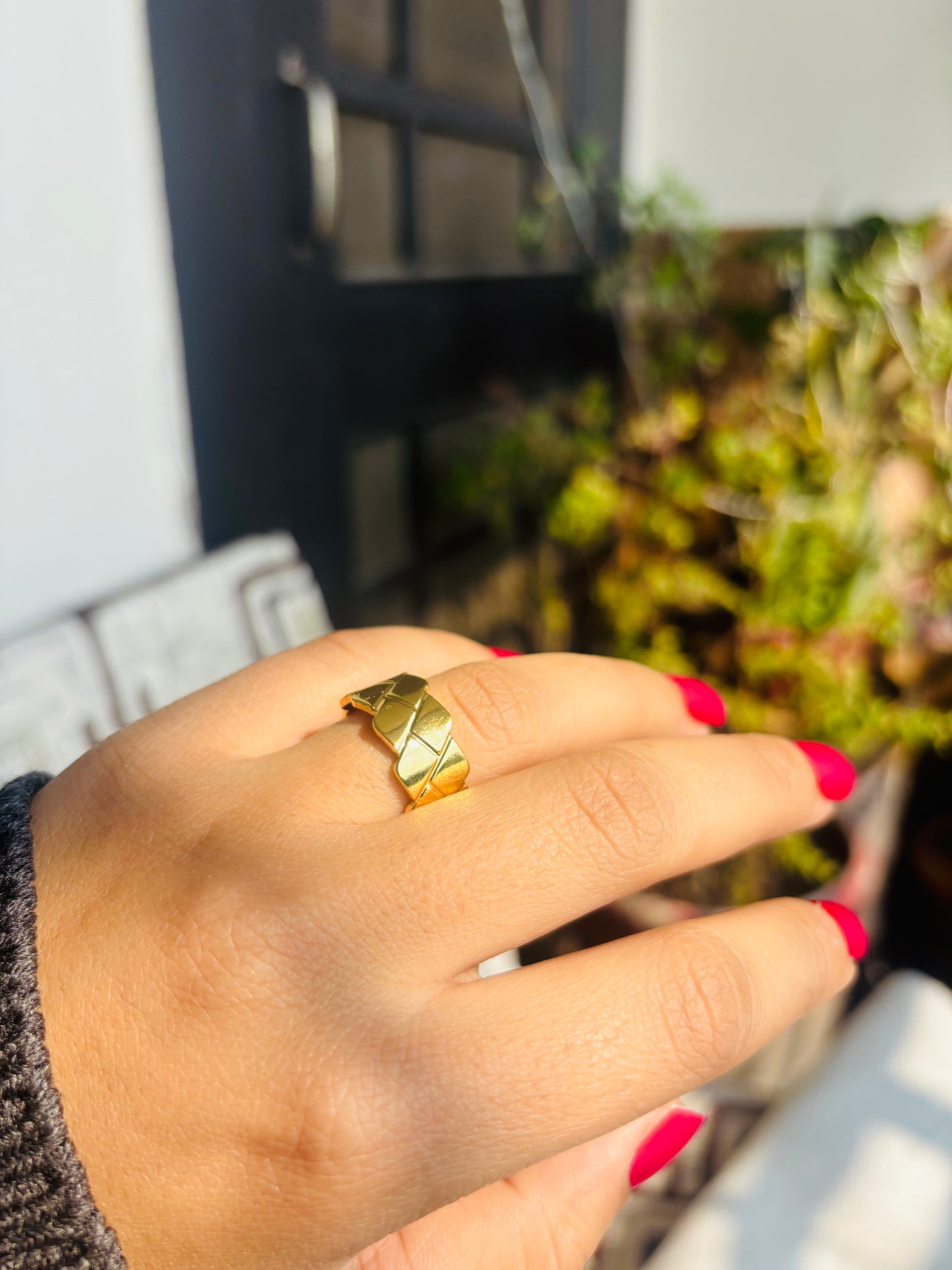 Divine ring