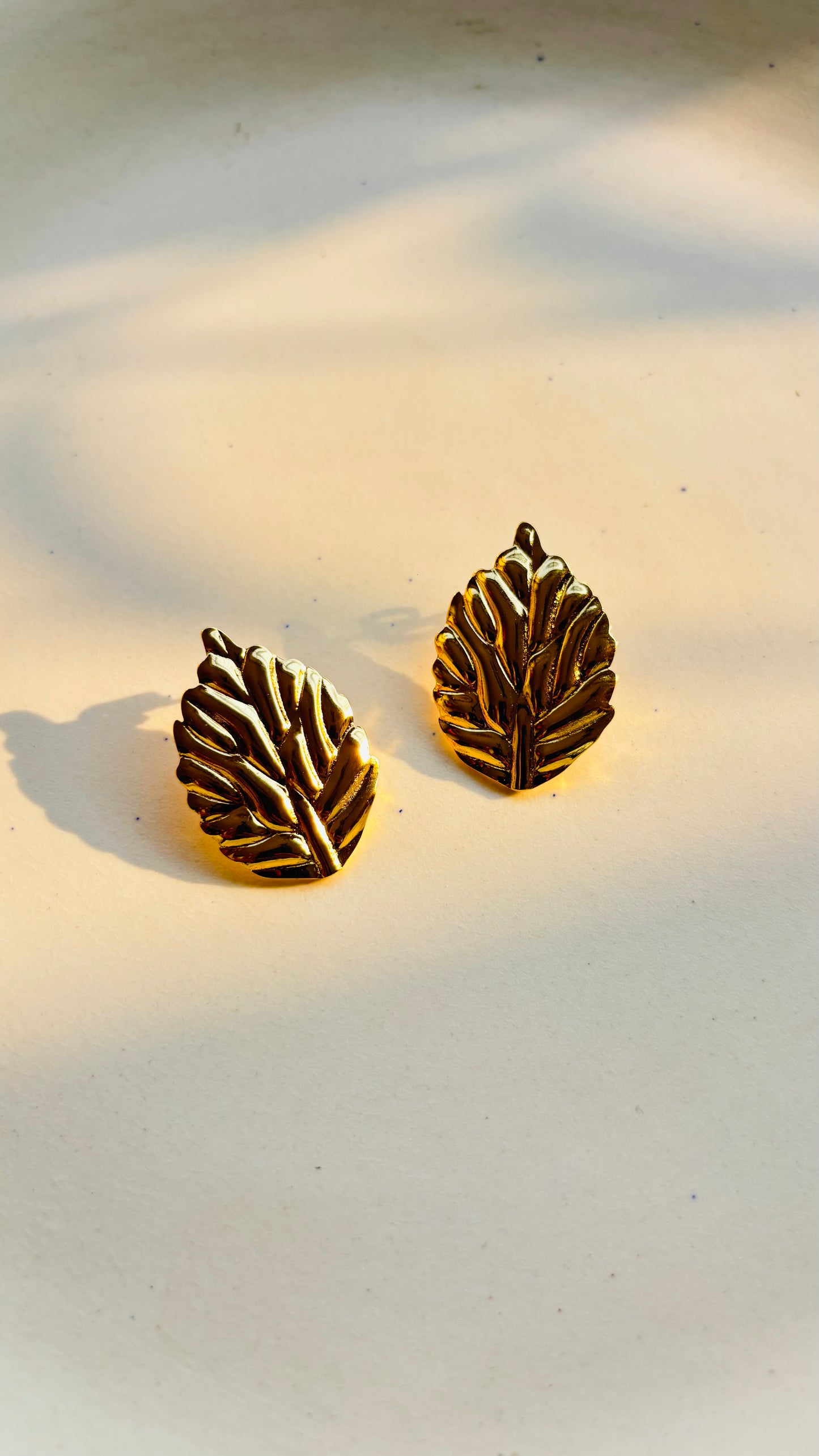 Leaf studs
