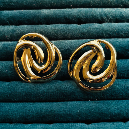 Riza studs