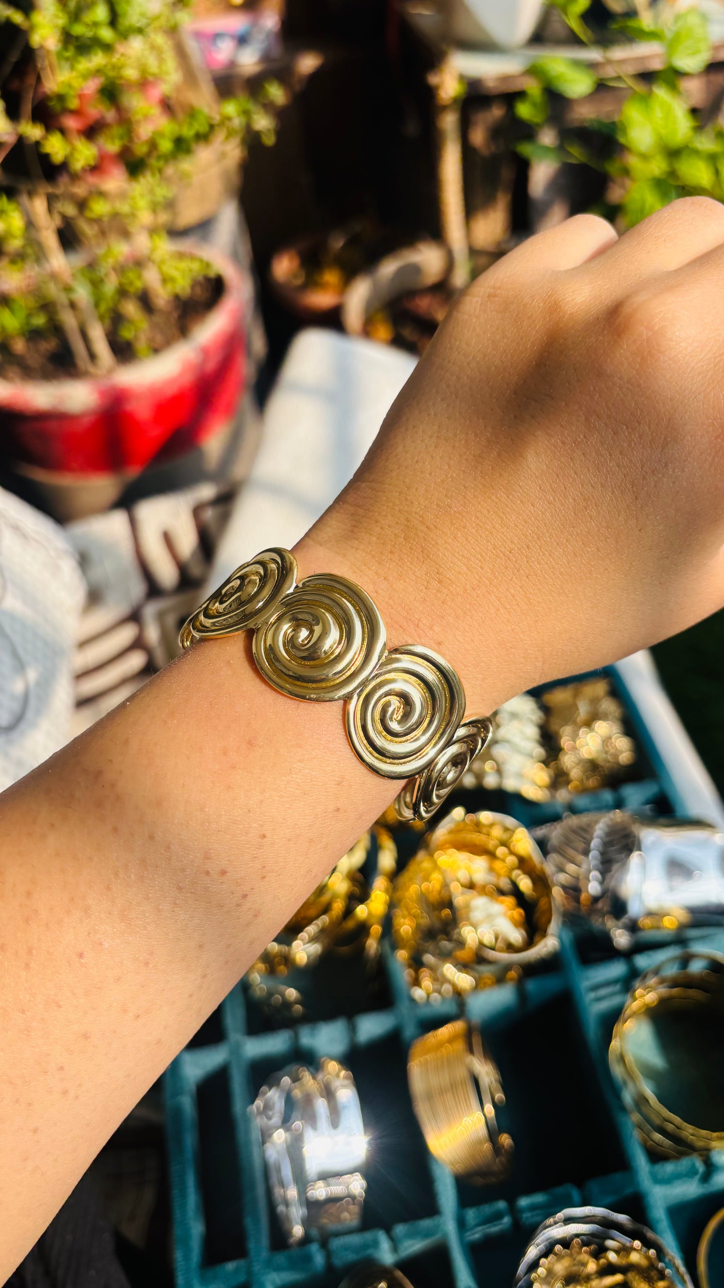 Isla threat bracelet