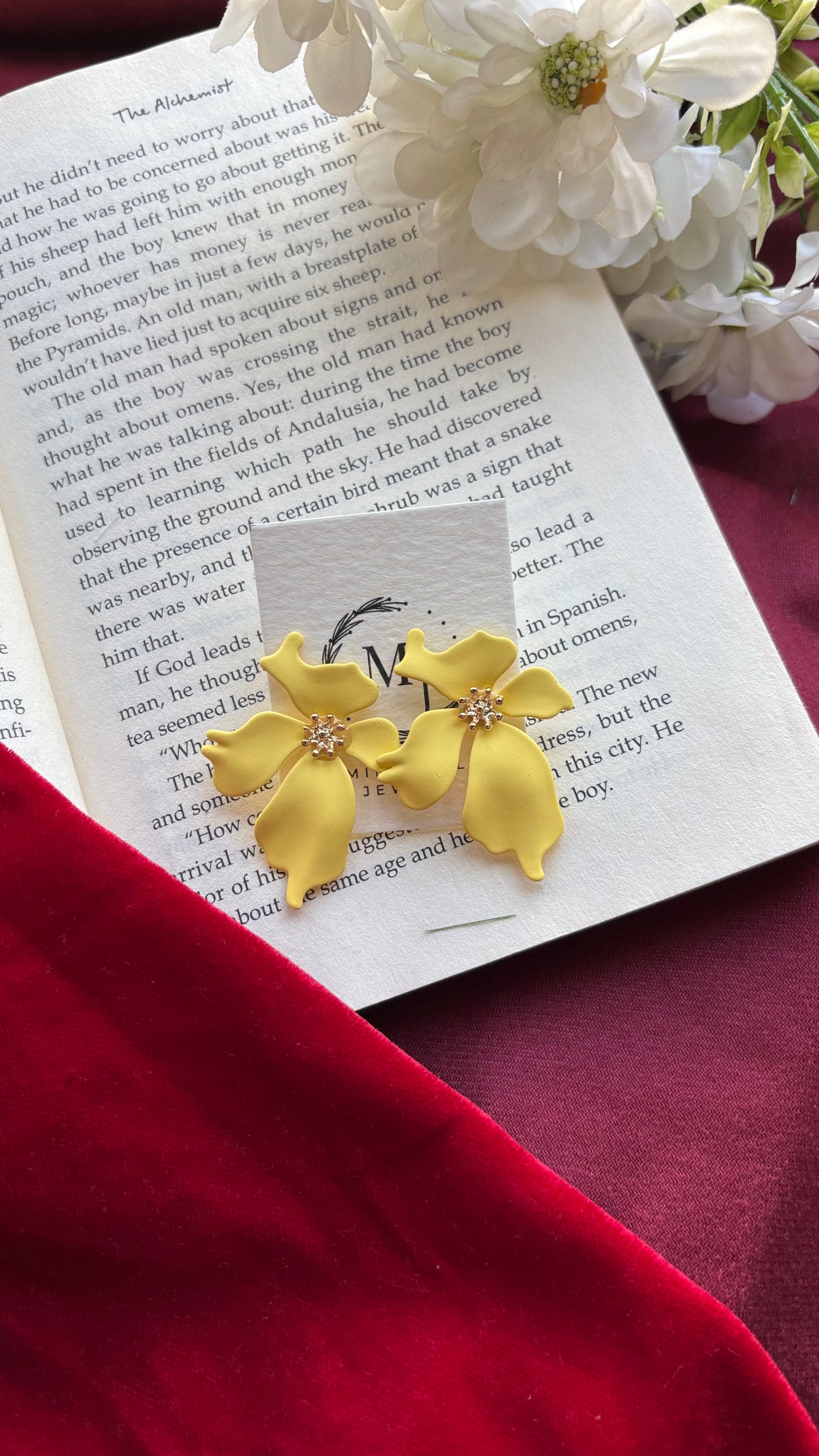 Blossom Aura Floral Earrings – Dual Tone Elegance